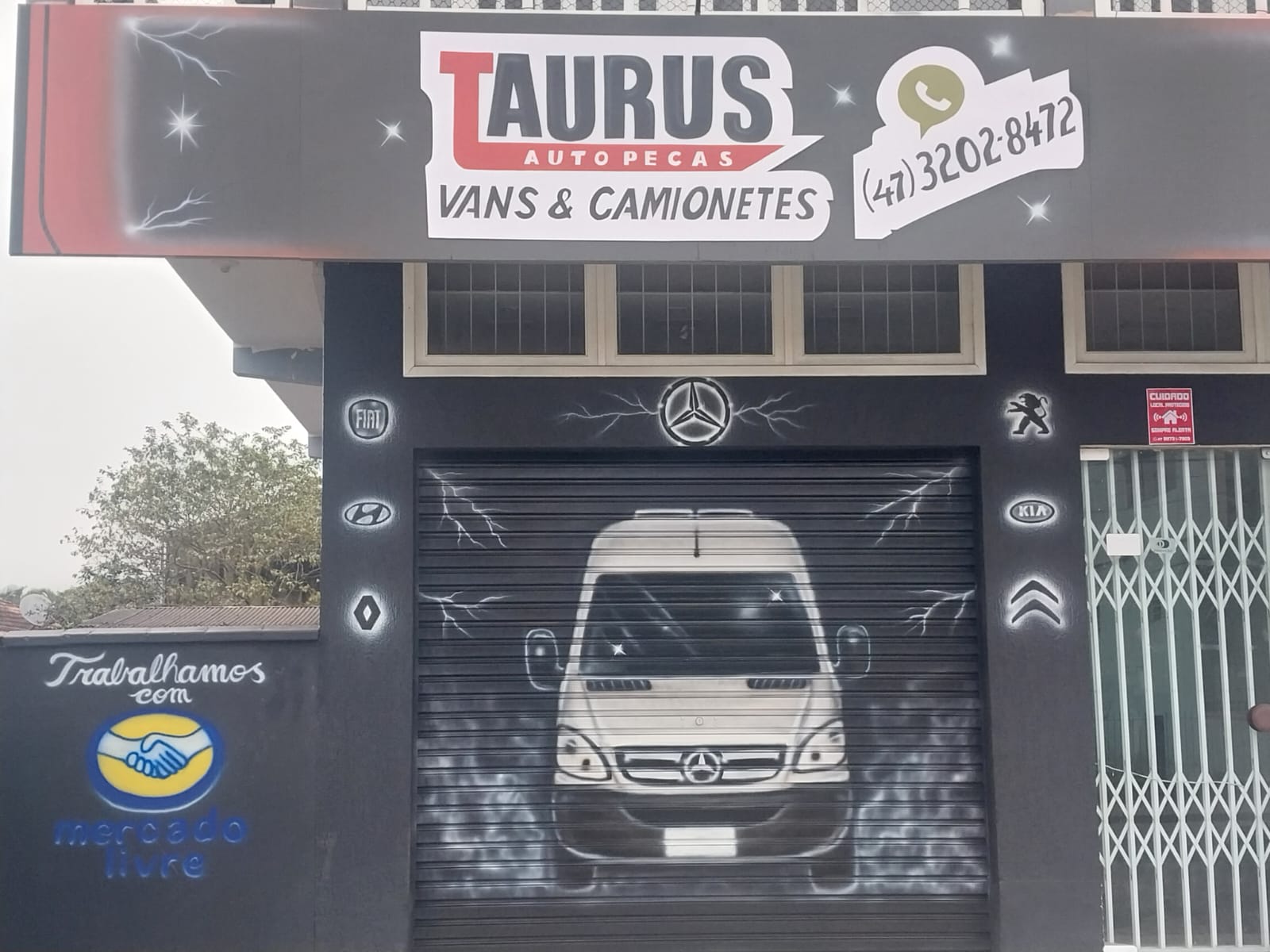 TAURUS VANS CAMINHONETES